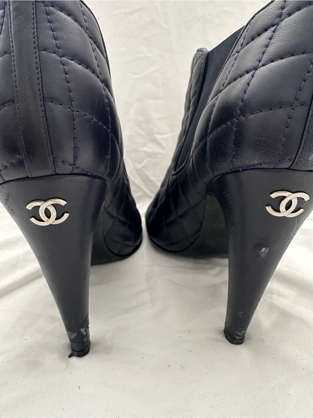 CHANEL Black Navy Leather Quilted Pointed-Toe Stiletto Ankle Booties 39 - Picture 5 of 7